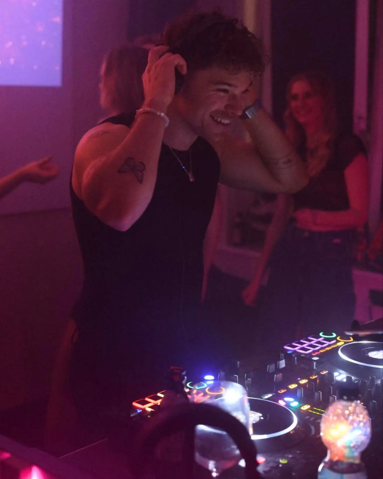 DJ trib3ats am Mischpult